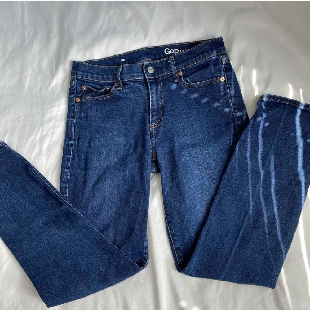 Mid-rise Dark wash jeans